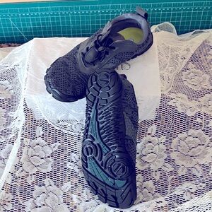 Womens' trail running barefoot shoes/wide toe sneakers